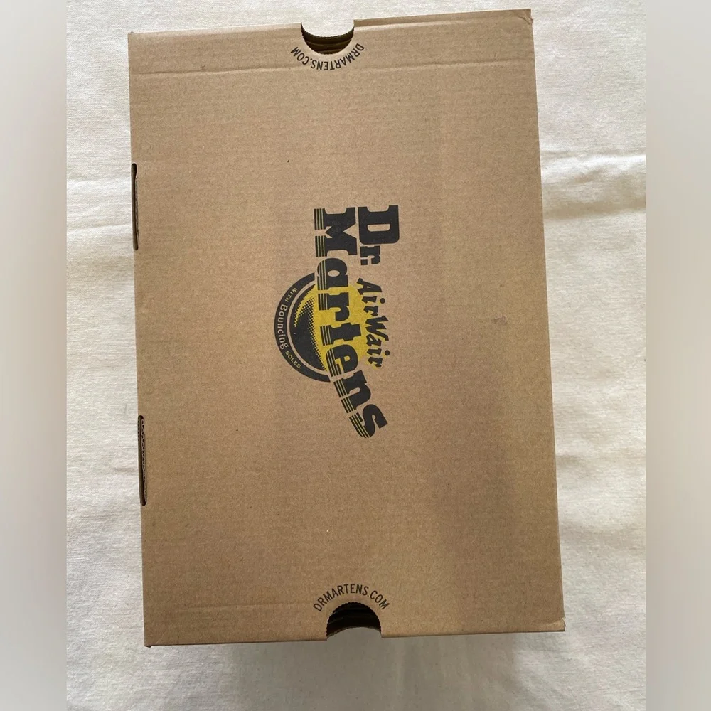 NIB Dr. Martens 1461 Unisex Black Leather Oxfords Yellow Stitching Standard Fit - Picture 10 of 10